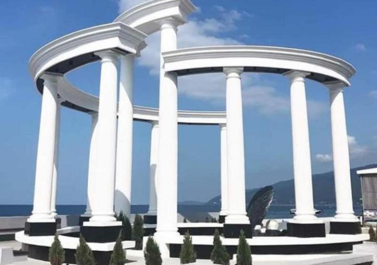 Зеленый Дворик 加格拉 外观 照片